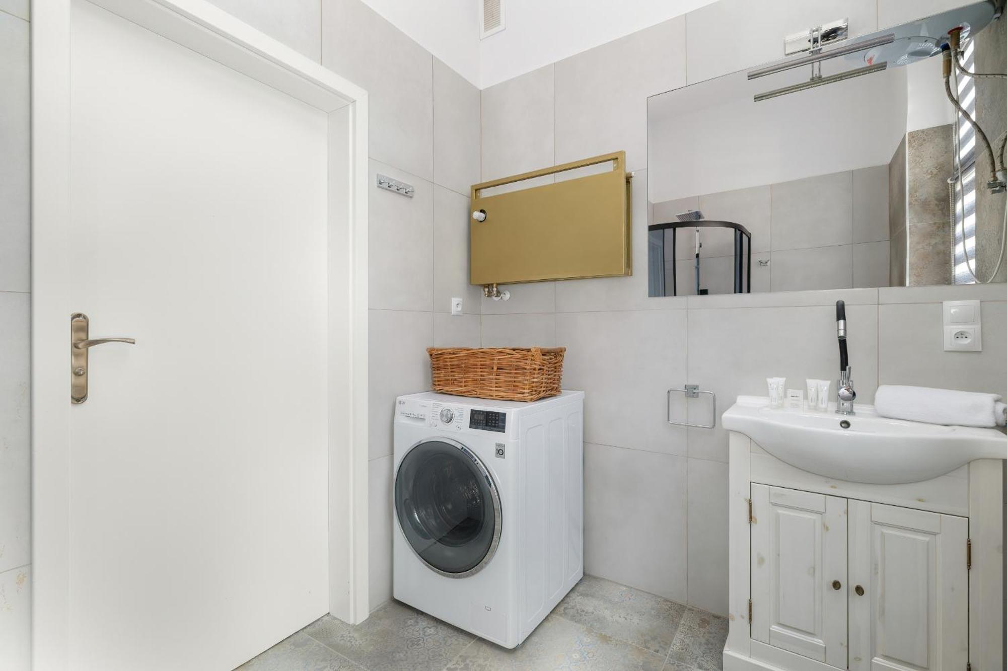Nowoczesne I Stylowe Apartamenty W Centrum Bytomia Blisko Rynku By Noclegi Renters Εξωτερικό φωτογραφία